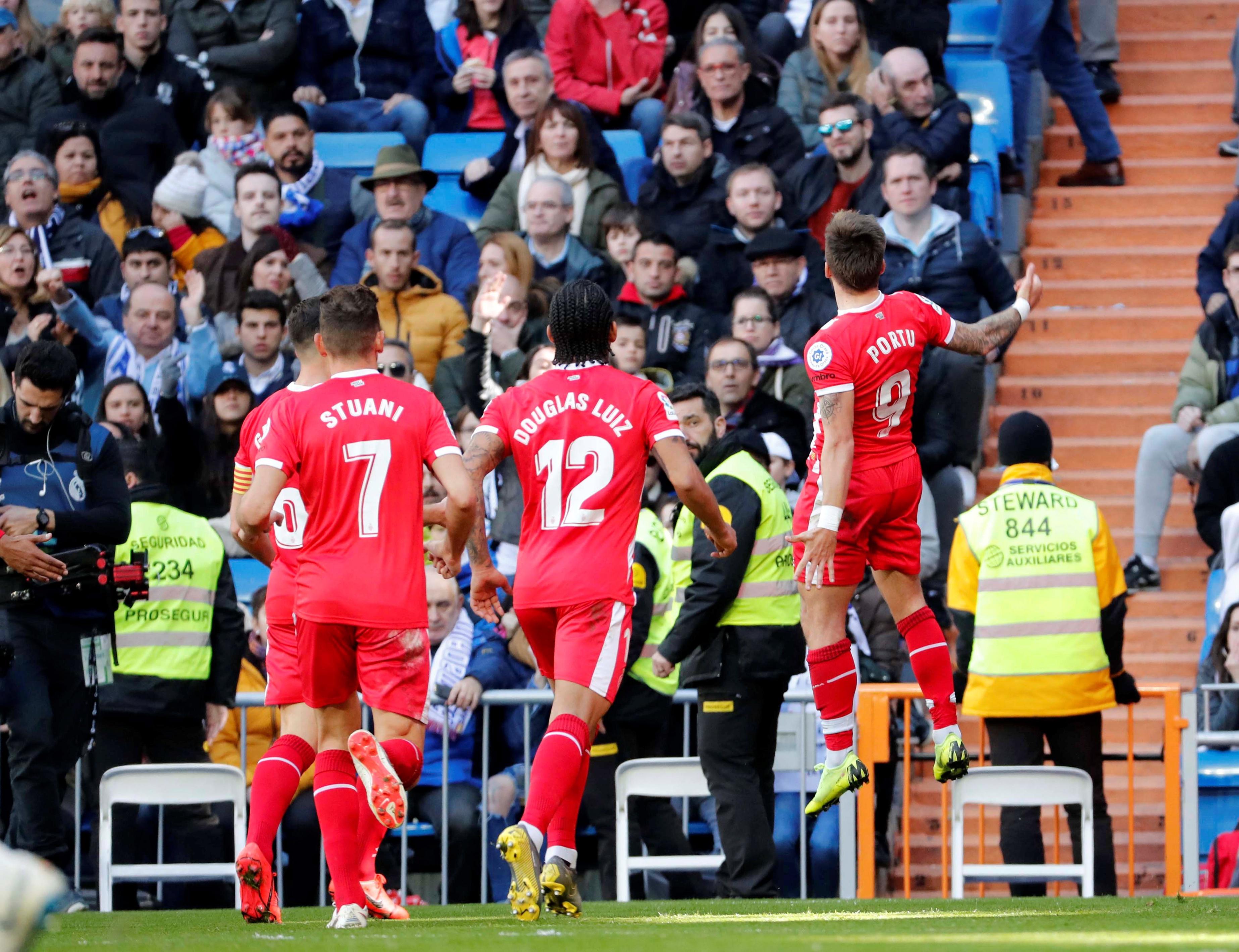 顯示出俱樂 顯示出俱樂